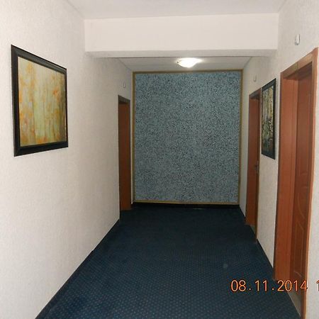 Family Hotel Helios Sevlievo Buitenkant foto