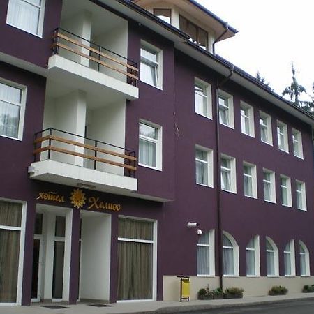 Family Hotel Helios Sevlievo Buitenkant foto