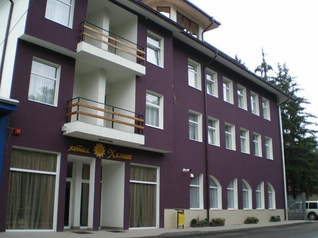 Family Hotel Helios Sevlievo Buitenkant foto